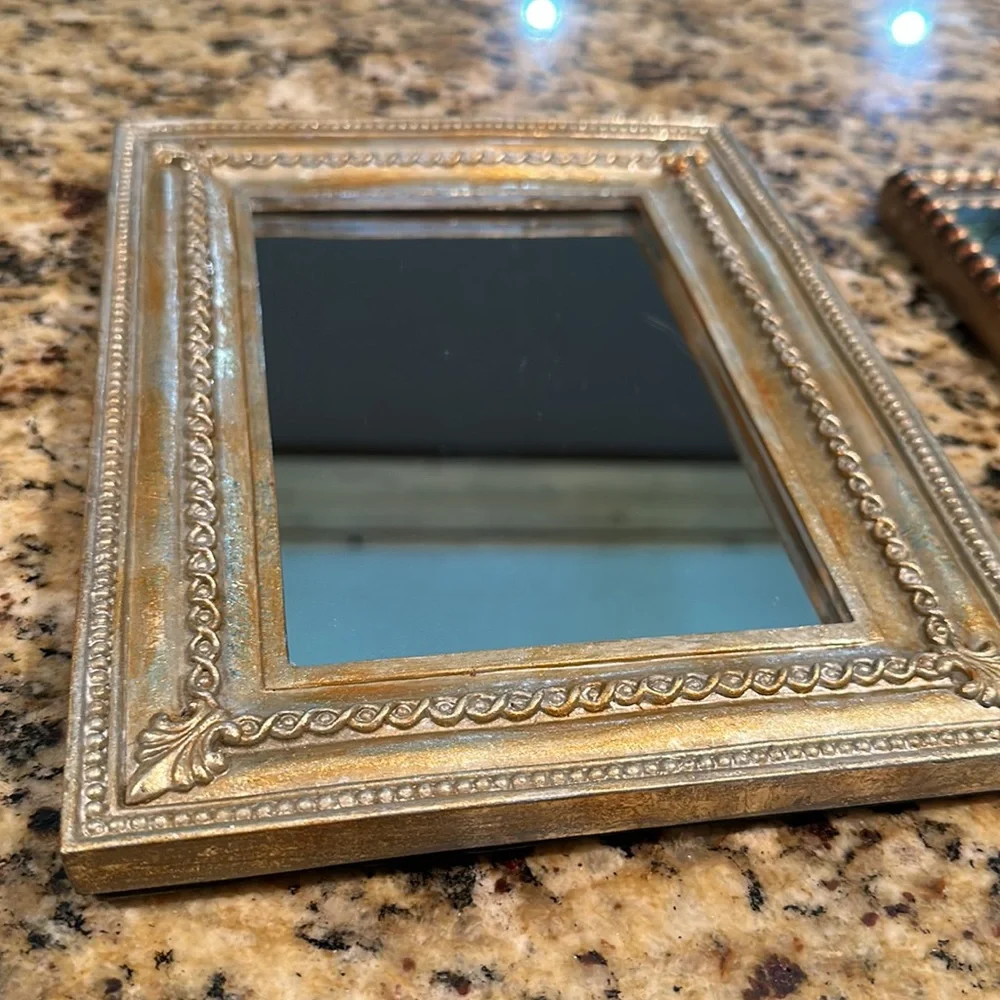 Small mirror 🪞